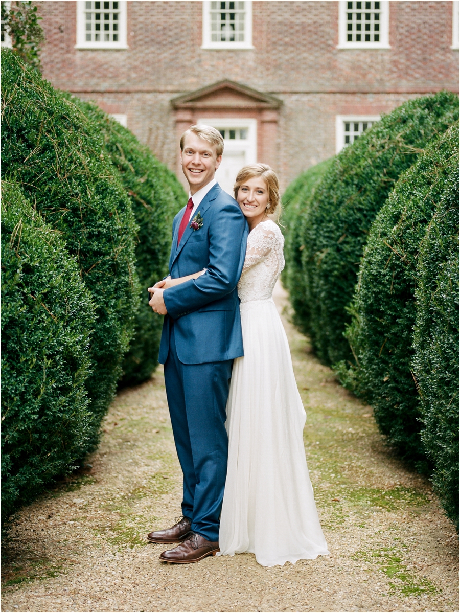 bride and groom portraits berkeley plantation